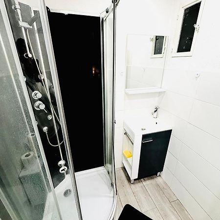 Worldroom Chambre Privee Avec Espace Commun Perpignan Extérieur photo