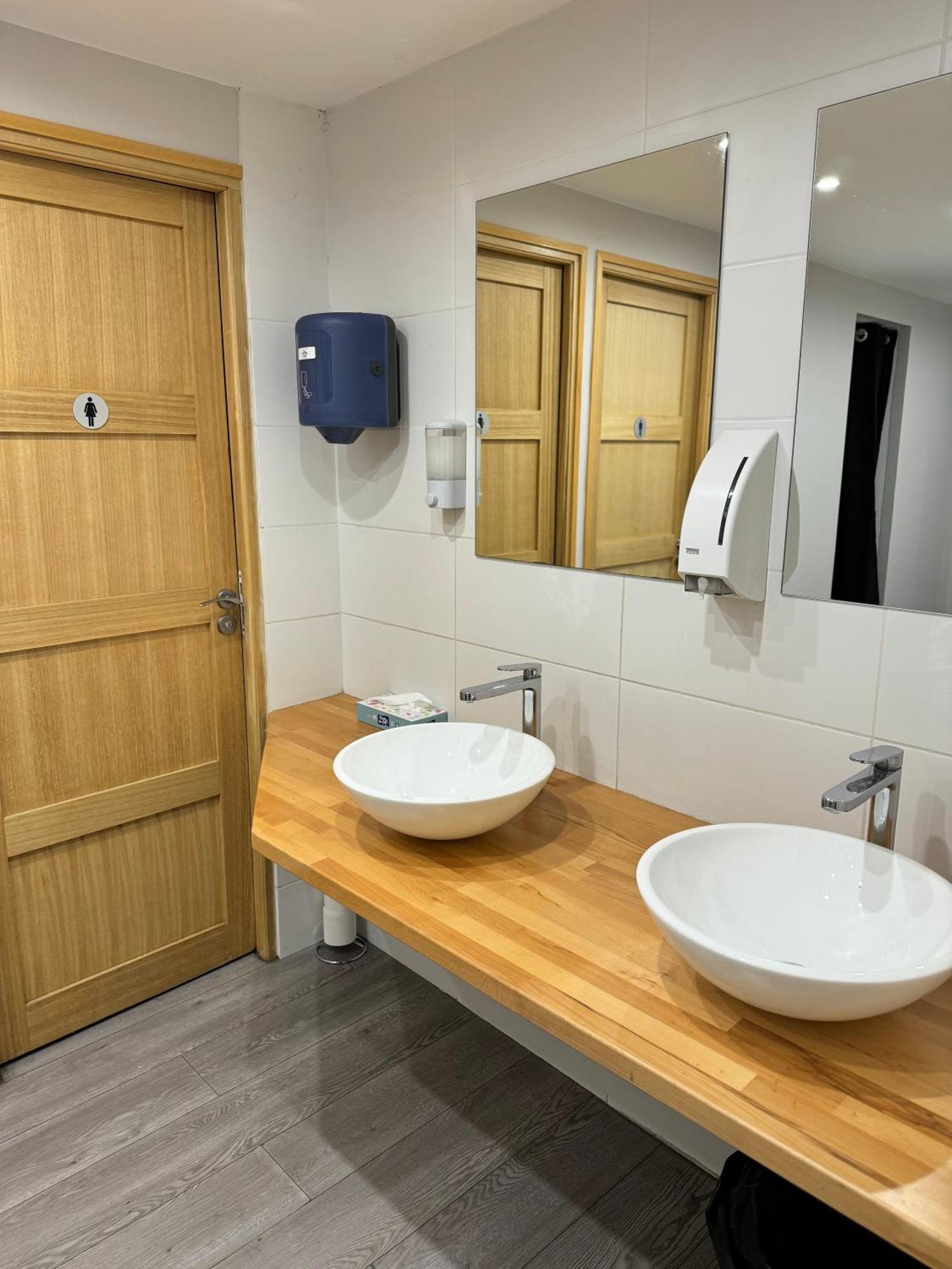 Worldroom Chambre Privee Avec Espace Commun Perpignan Chambre photo