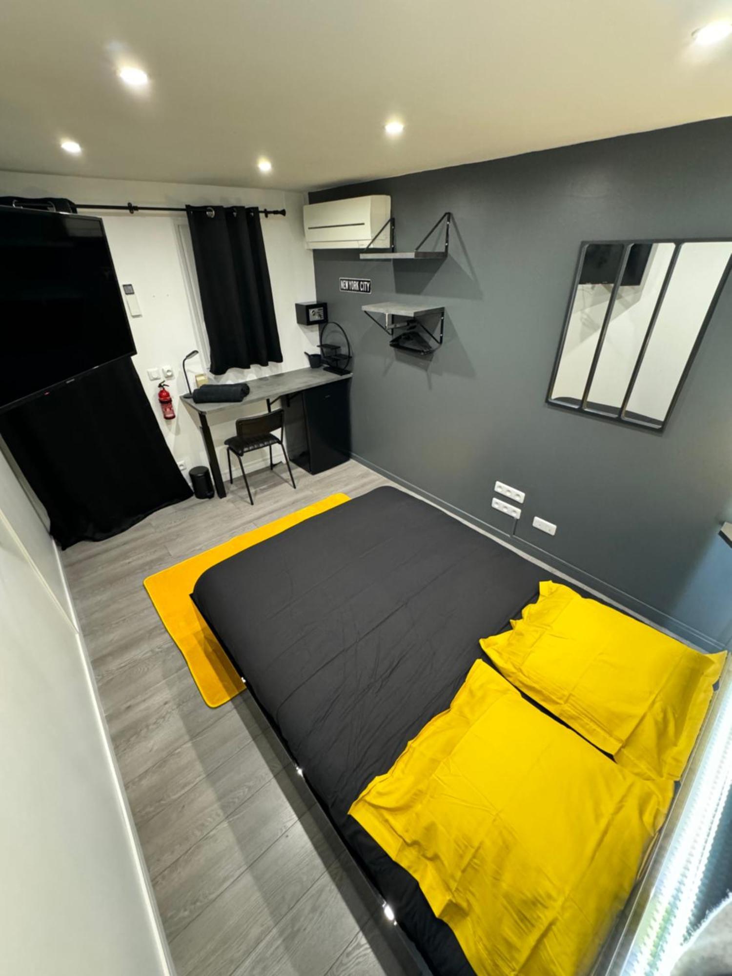 Worldroom Chambre Privee Avec Espace Commun Perpignan Extérieur photo