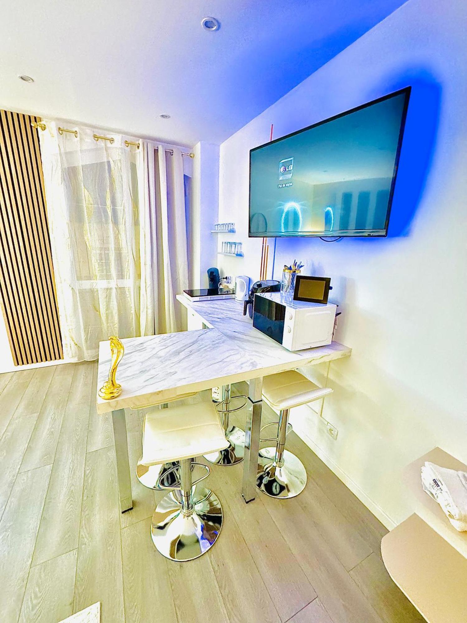 Worldroom Chambre Privee Avec Espace Commun Perpignan Extérieur photo